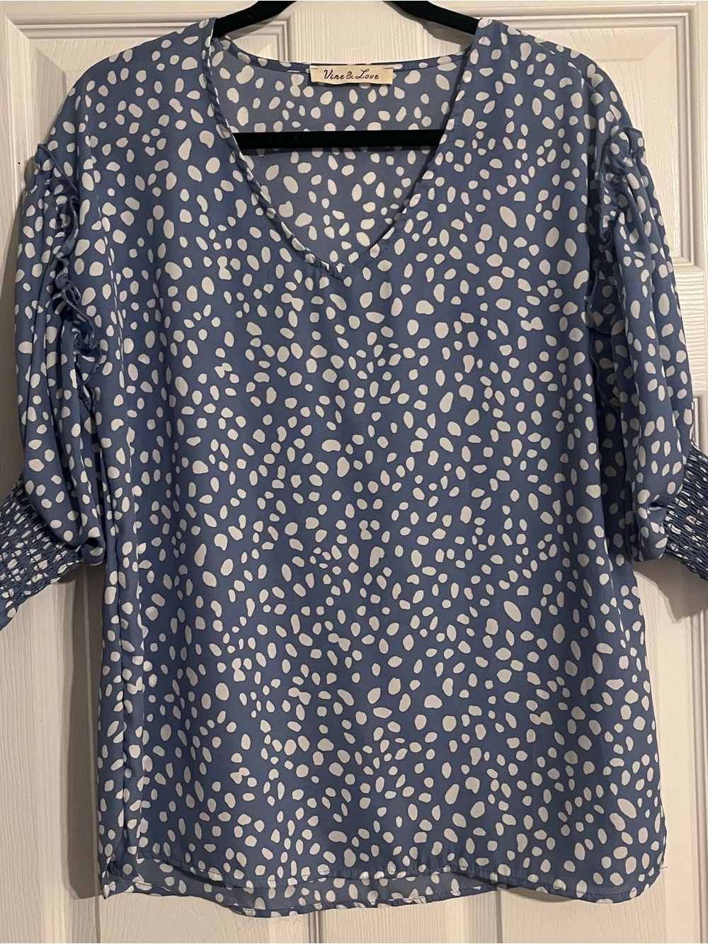 EUC Size M Vine & Love Blue V-Neck Dot Print Blouse